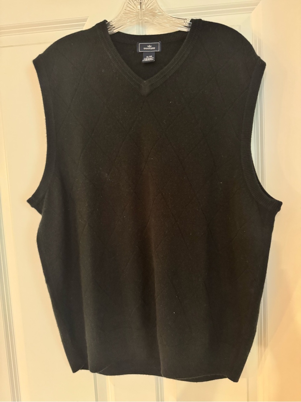 Dockers Men's Black V-Neck Sweater Vest